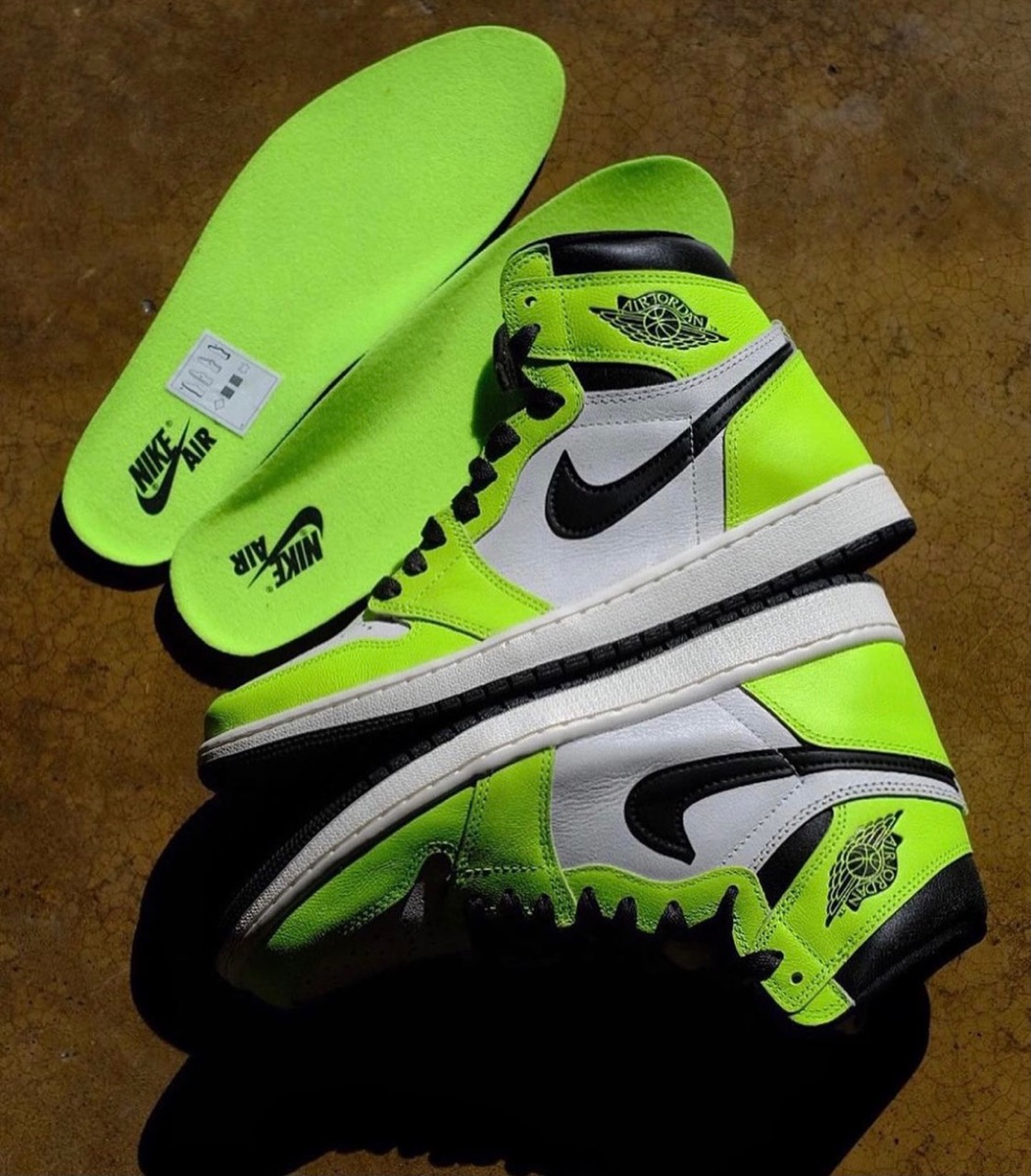 大幅値下げランキング 新品希少NIKE Air Jordan 1 High OG volt ナイキ