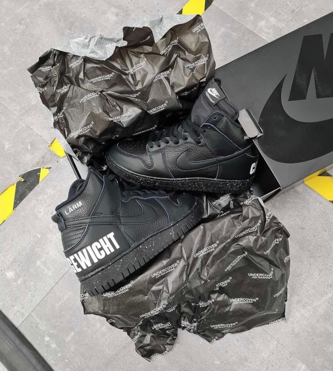 靴/シューズUNDERCOVER × Nike Dunk High Chaos Black