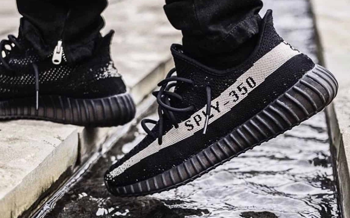 外箱お付けしますadidas YEEZY Boost 350 V2 \