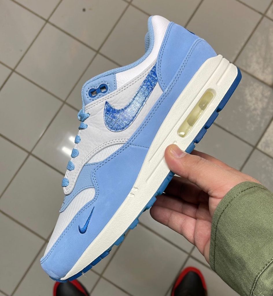 Nike WMNS Air Max 1 ''Triple White'' (White / Silver) 319986-119