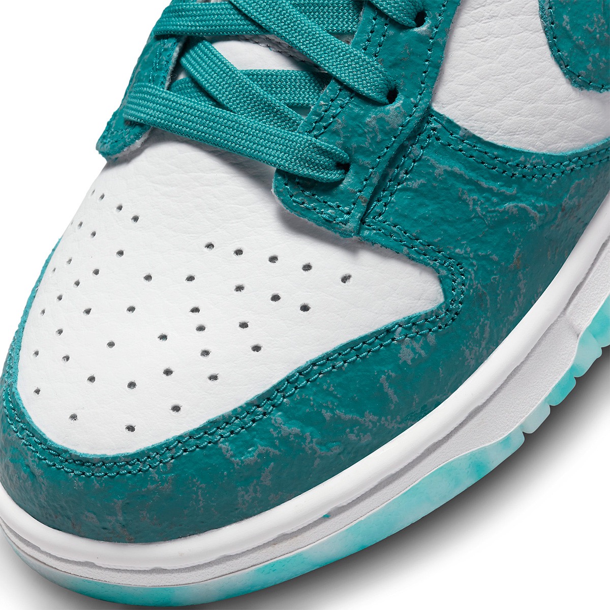 NIKE WMNS DUNK LOW \