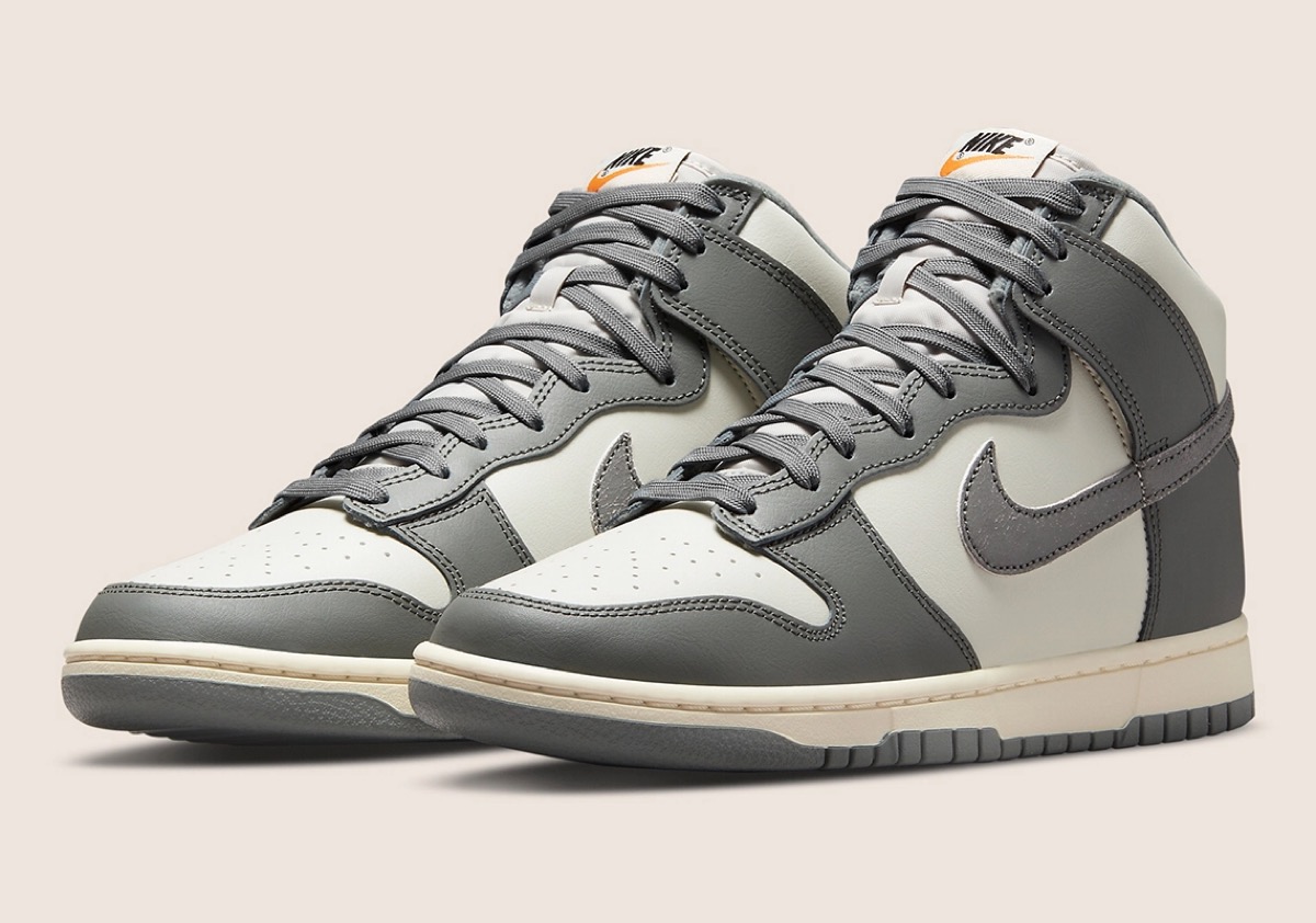 NIKE DUNK HIGH RETRO SE VNTGグレー 25㎝カラーグレー