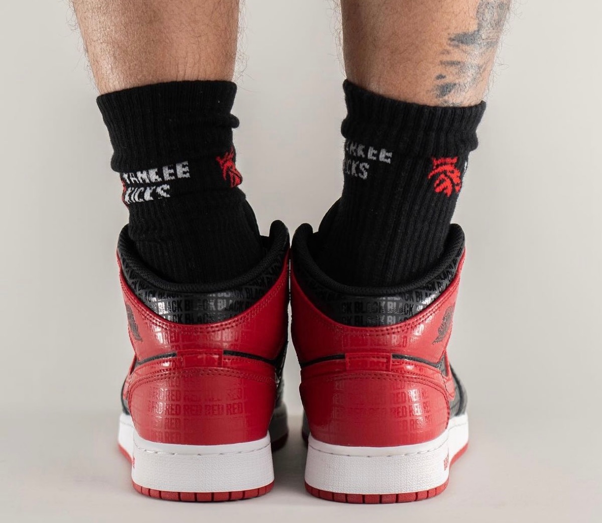 Nike Air Jordan 1 Mid GS “Black + Red ＝Bred”が国内5月7日に発売 