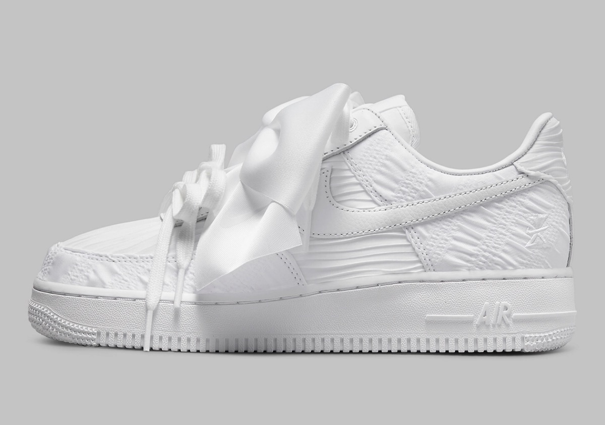 Nikeから大型リボンを搭載した可愛すぎるWmns Air Force 1 '07 LX