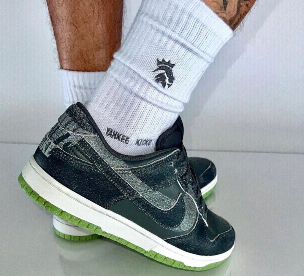 NIKE DUNK LOW RETRO PRM 