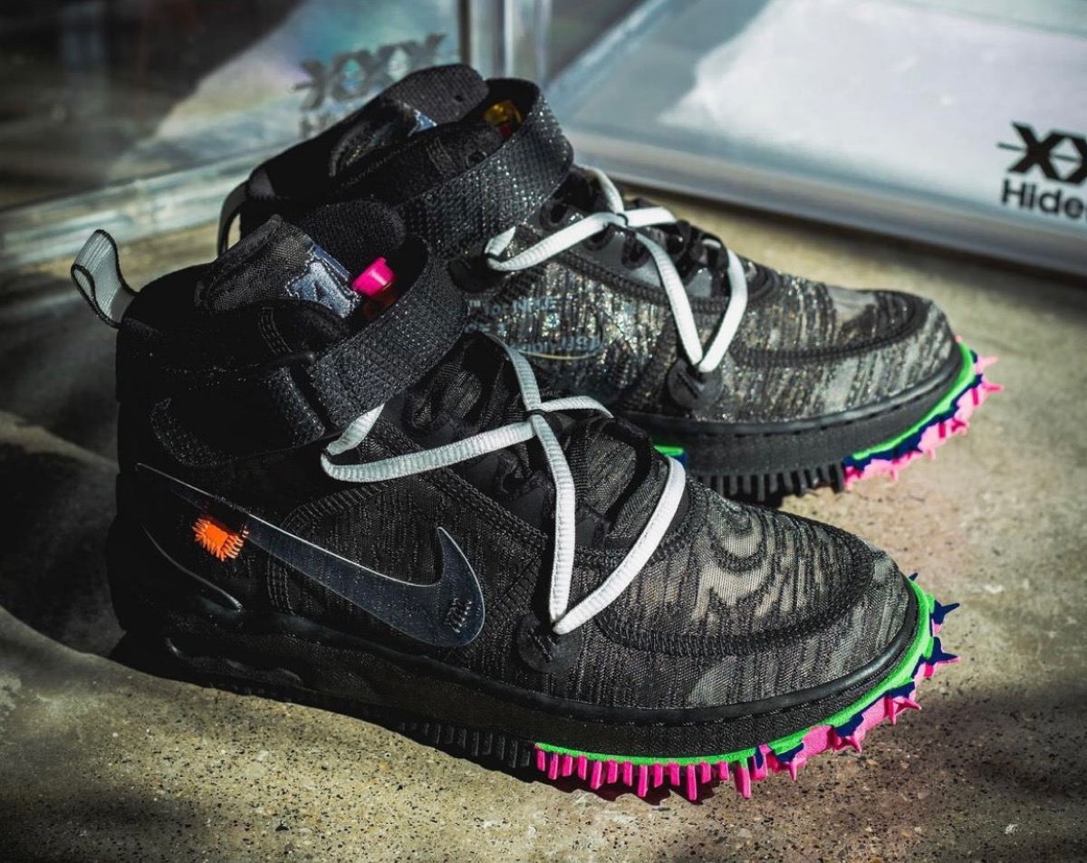 定価22000円Off-White × Nike Air Force 1 Mid BLACK - スニーカー