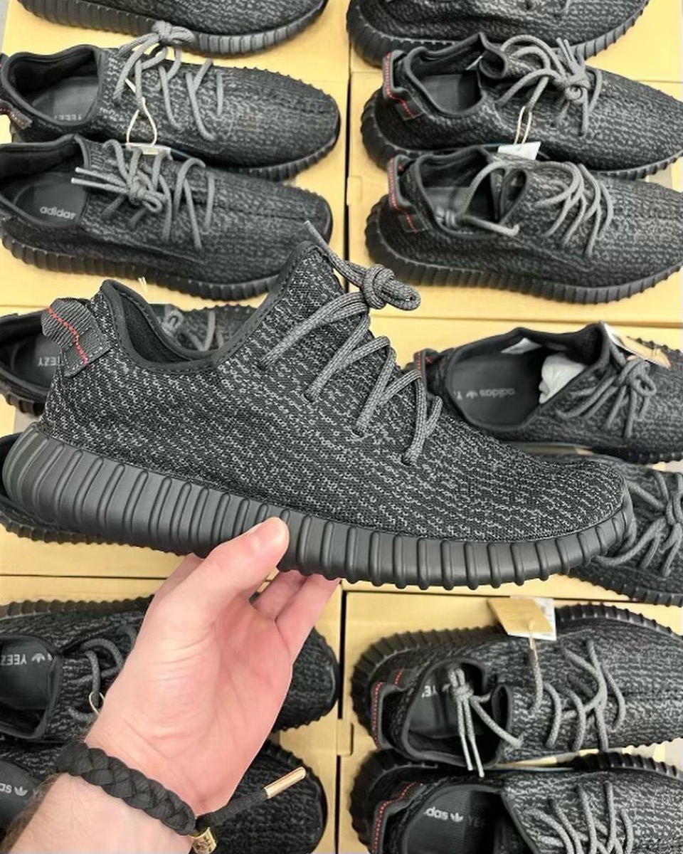 adidas YEEZY Boost 350 "Pirate Black" 28