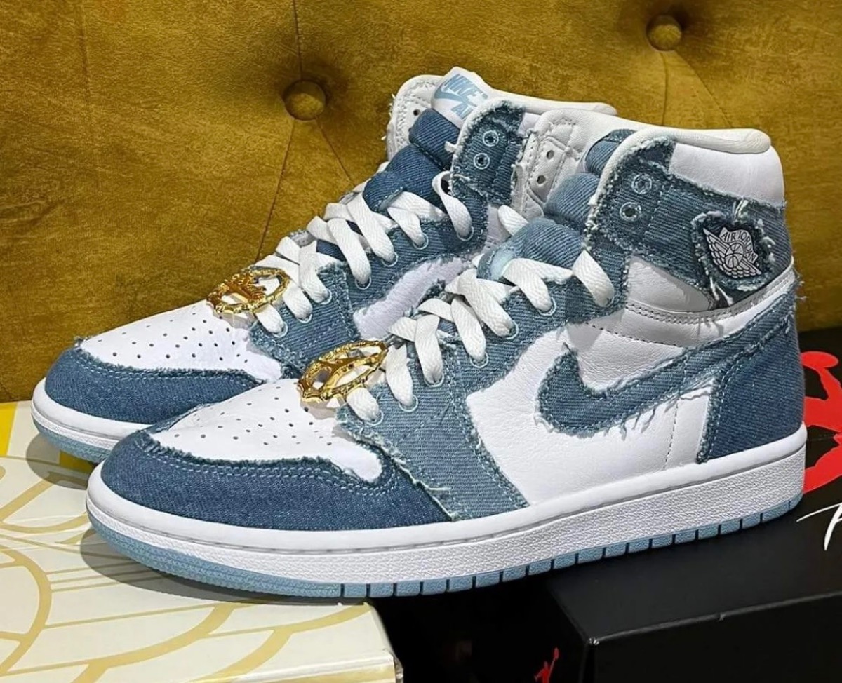 Nike WMNS Air Jordan 1 High OG Denim