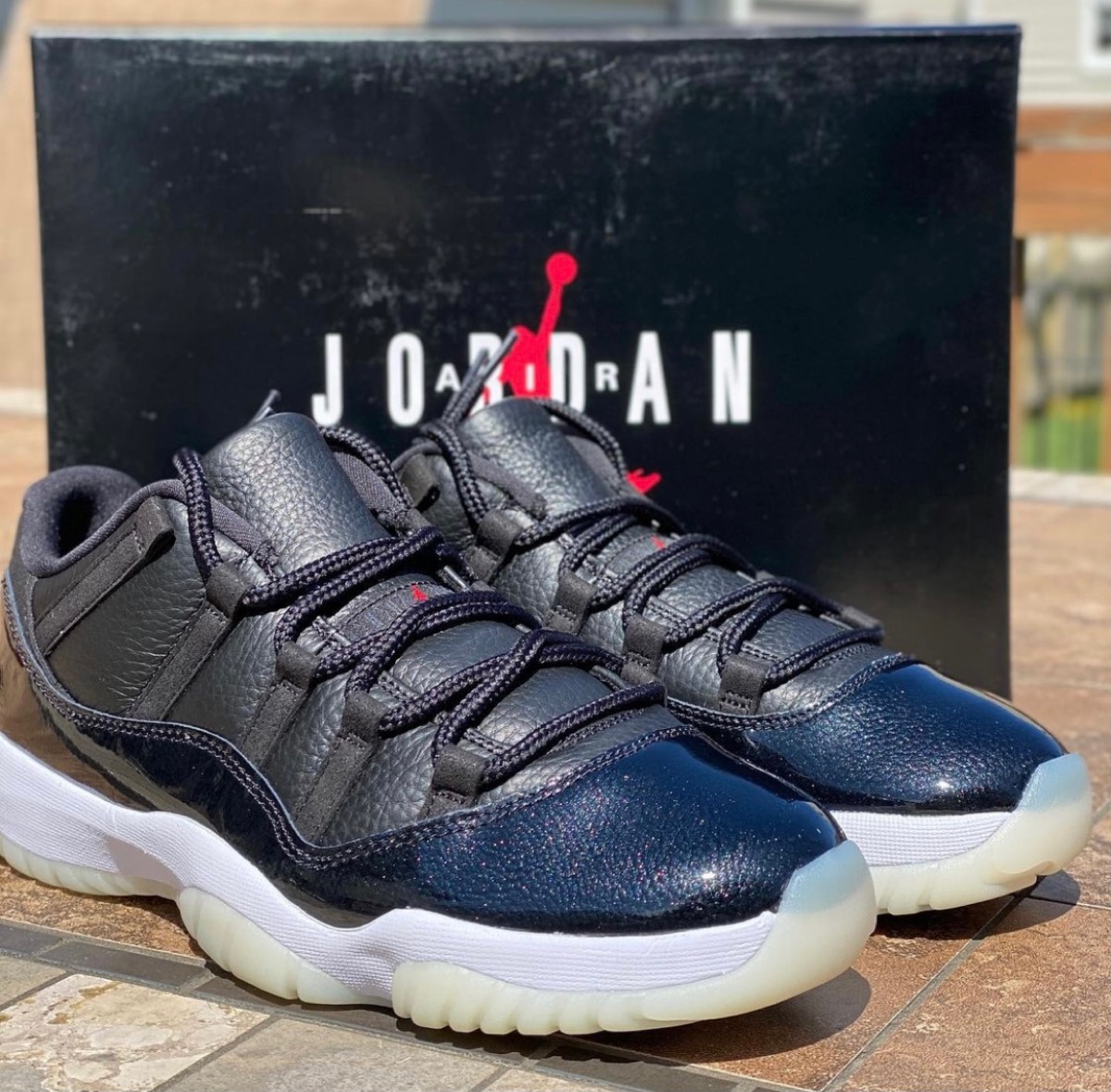 Nike Air Jordan 11 Low "72-10"