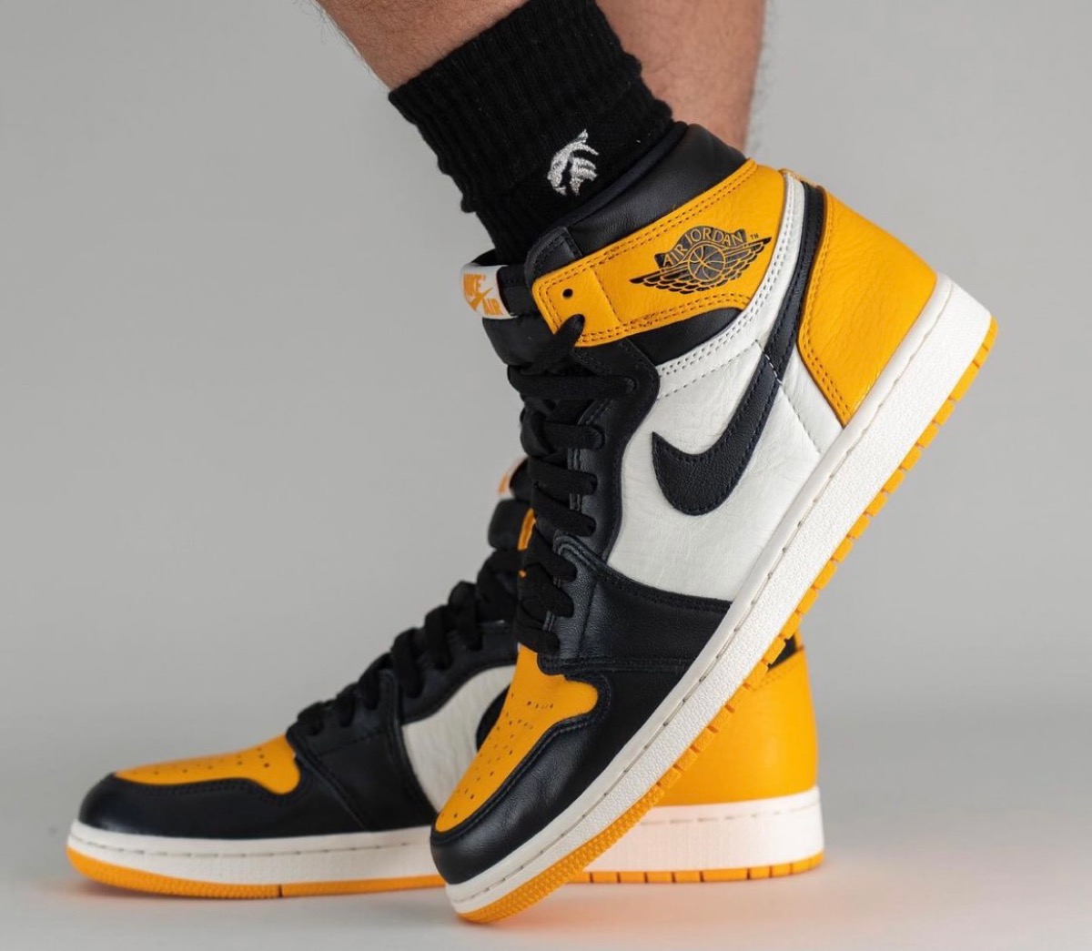 AIR JORDAN 1 HIGH OG Taxi タクシー イエロートゥ-