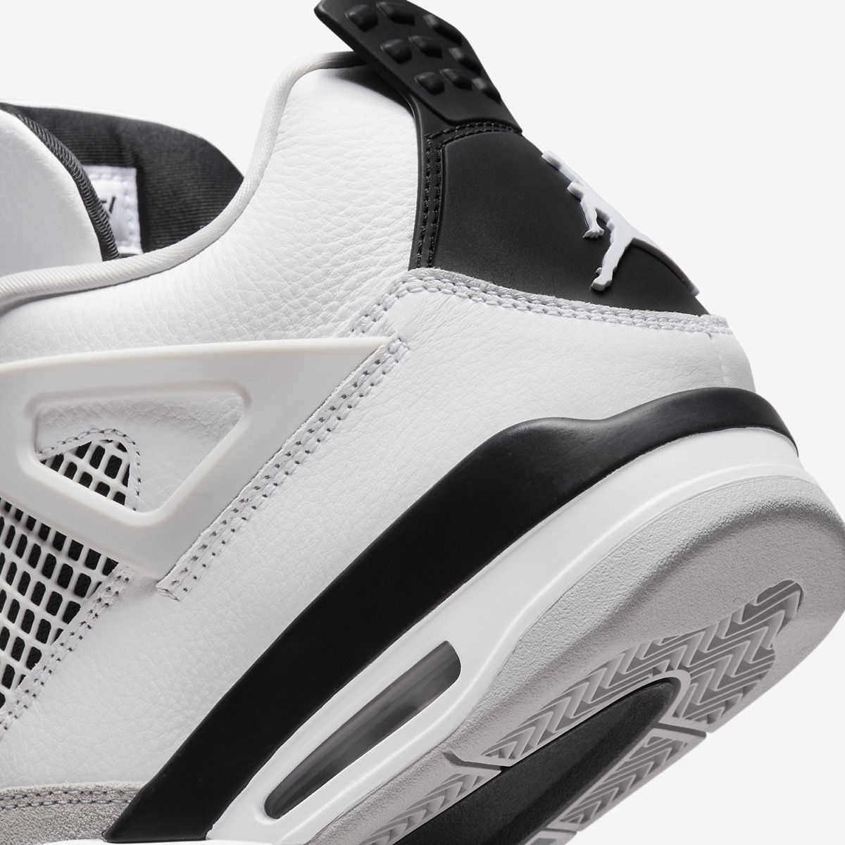 Nike Air Jordan 4 Retro “Military Black”が国内5月21日に発売予定