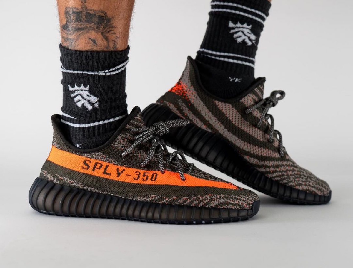 29 YEEZY Boost 350 Carbon Beluga ベルーガ-