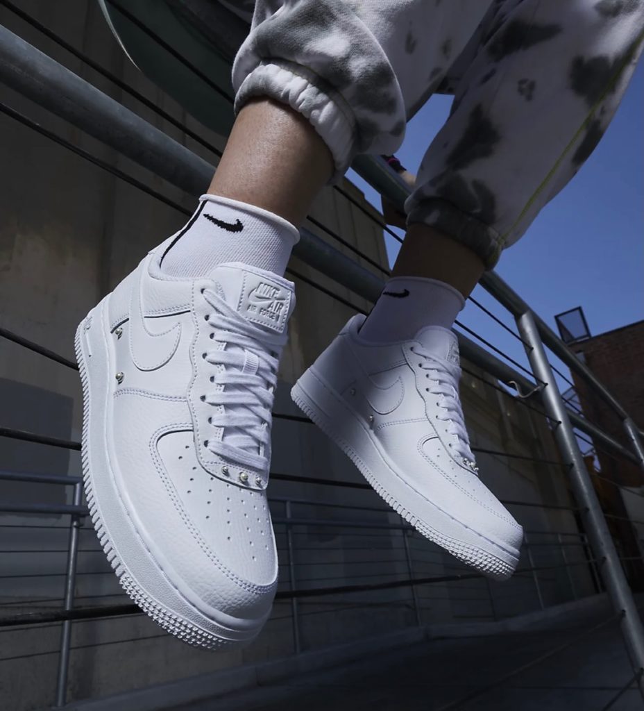 NIKE WMNS AIR FORCE 1 '07 WHITE エア フォース