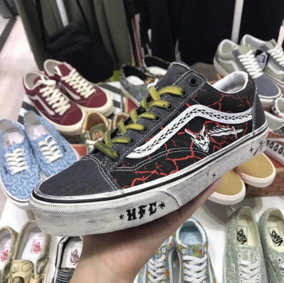 Stranger Things × Vans コラボコレクションが国内8月26日/9月2日に ...