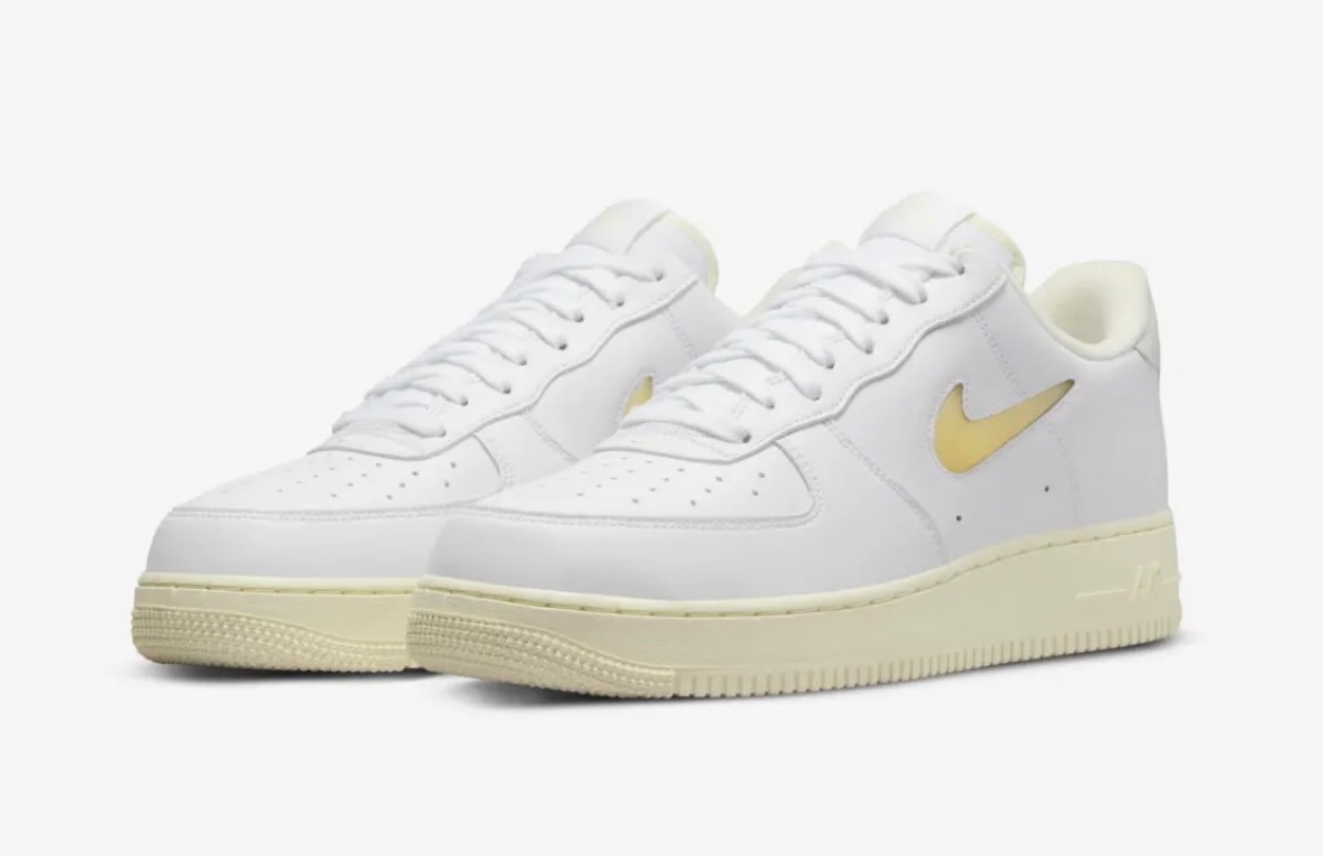 Nike Air Force 1 '07 LX VTG “Pale Vanilla” & “Light Bone”が国内6月