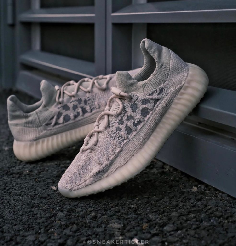 adidas イージーブースト350V2 CMPCT』-