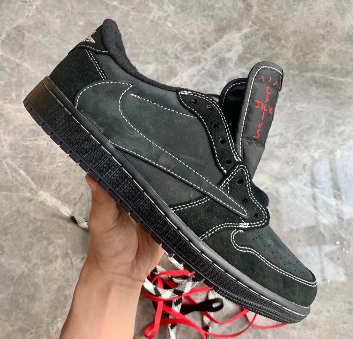 高品質の激安 Nike エアジョーダン1 low travis scott ブラック