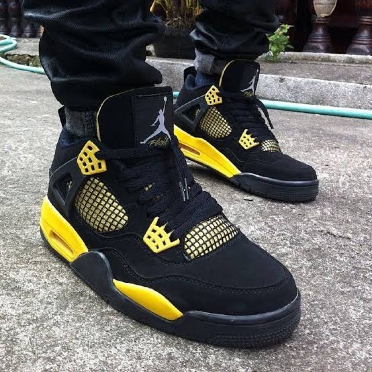 NIKE AIR JORDAN 4 RETRO THUNDER ジョーダン4