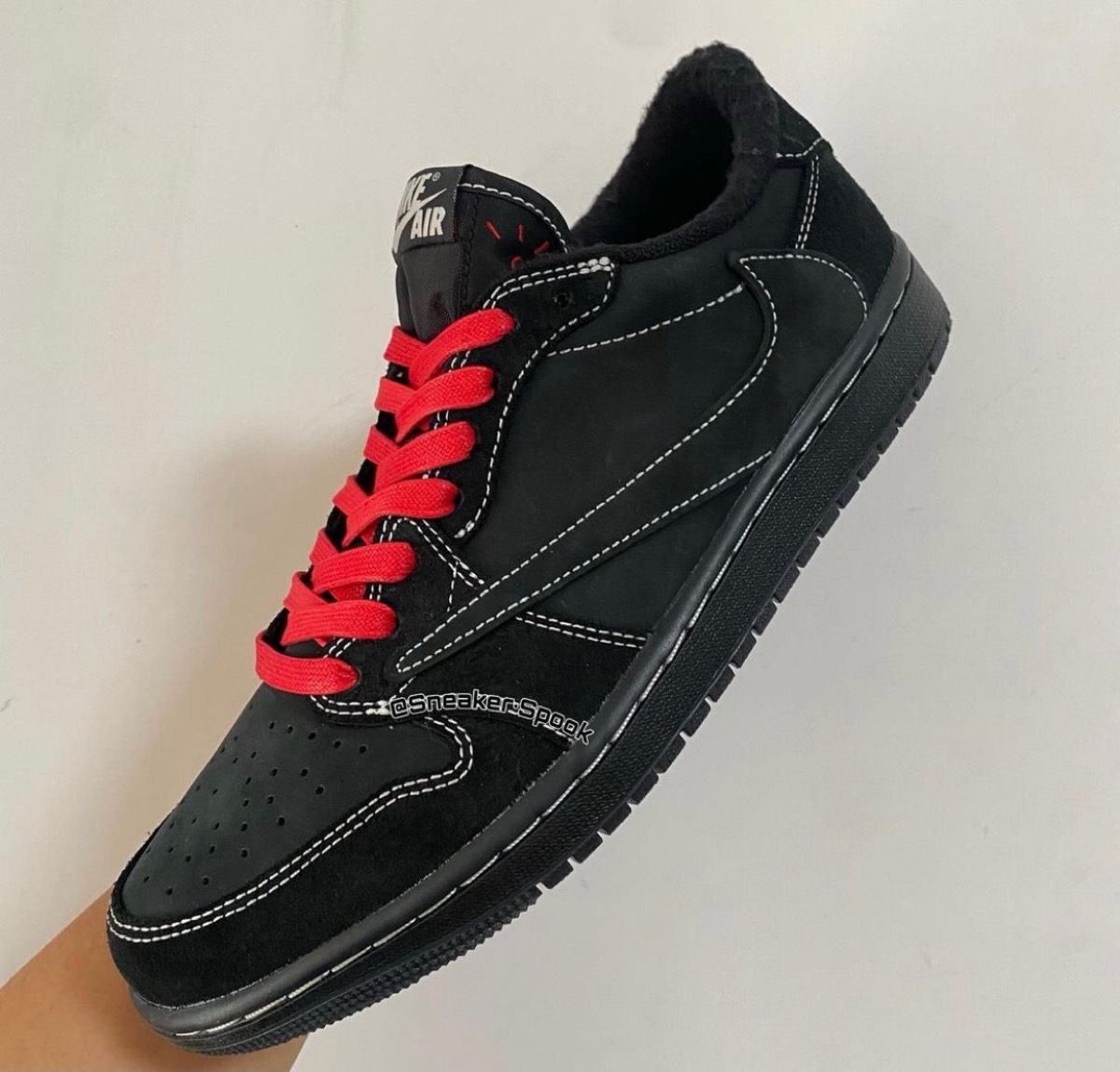 Travis Scott × Nike Air Jordan 1 Low OG SP “Black/Phantom”の国内 ...