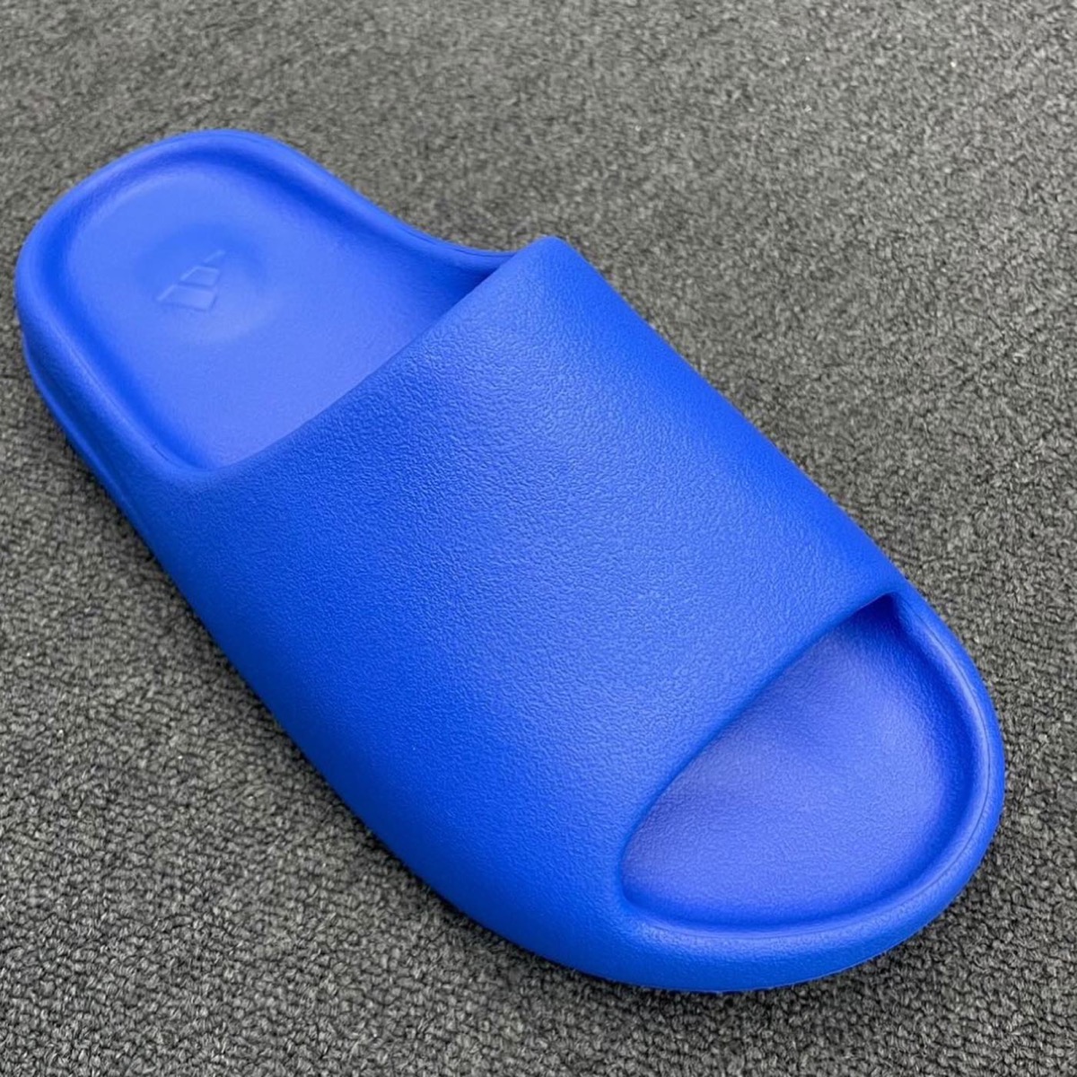 yeezy slide azure 28.5 イージースライド-