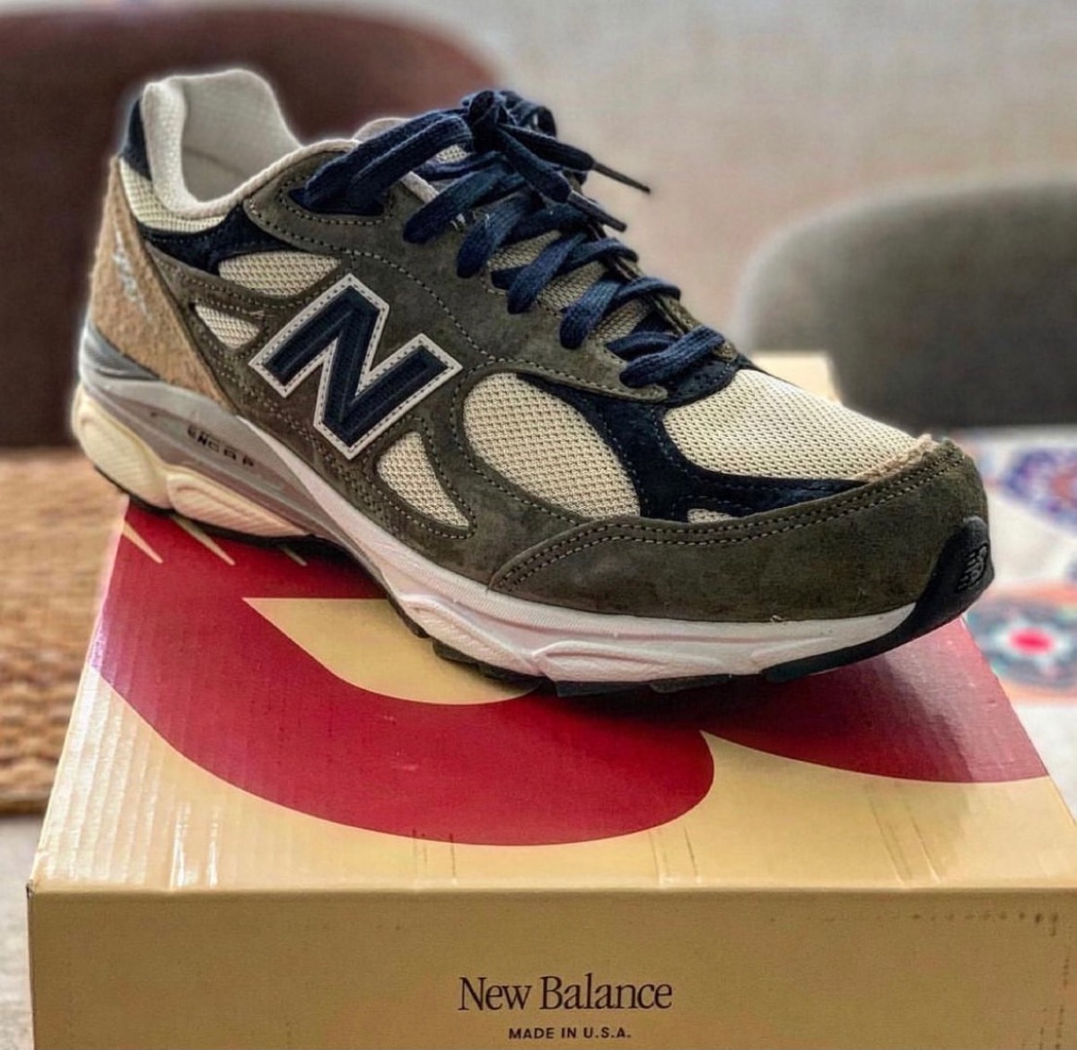 New Balance Made in U.S.A. 〈990v3 “Olive”〉が国内10月27日に発売