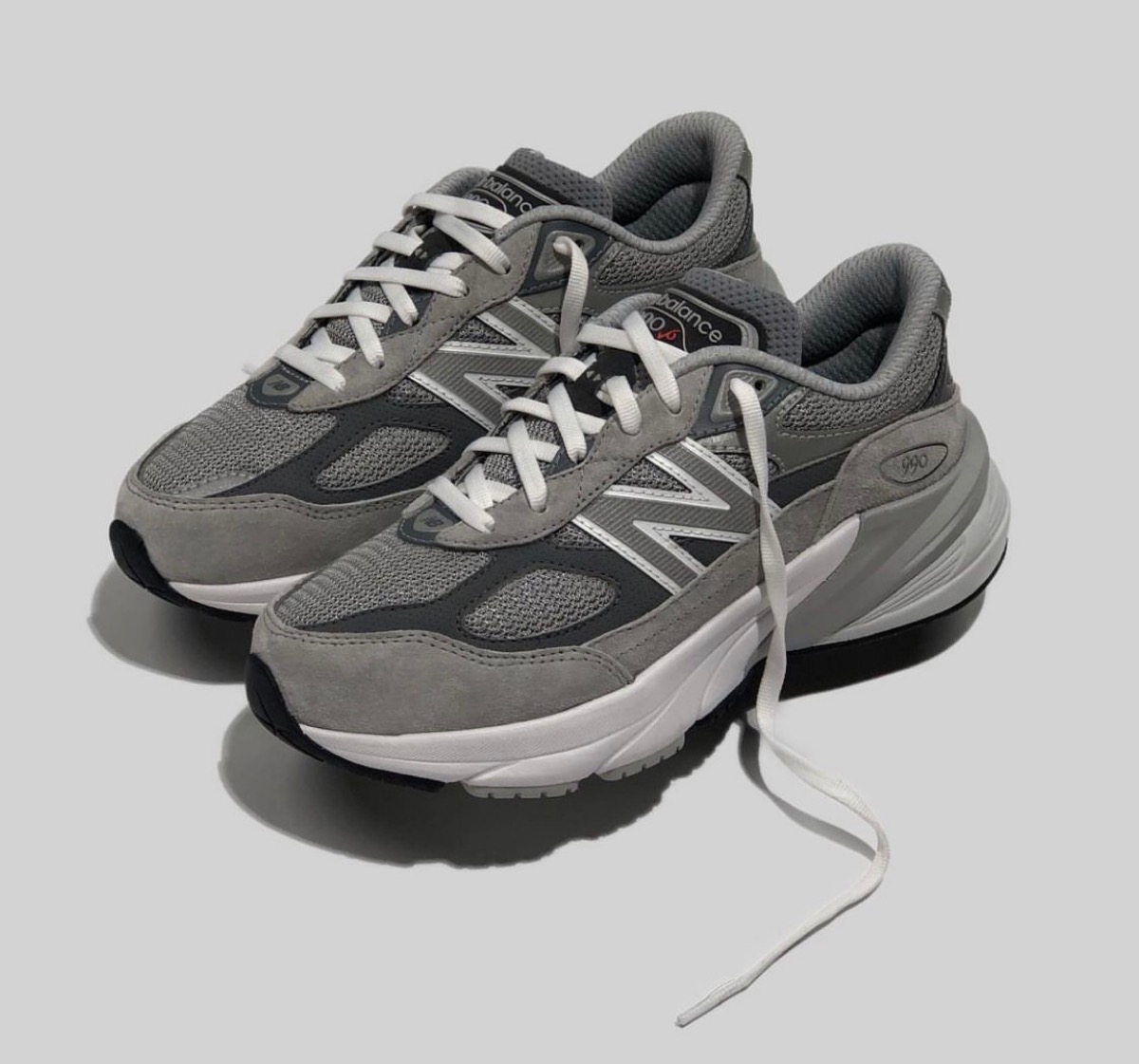 New Balance 900番台最新作『990v6 “Grey”』の再販情報を随時更新中