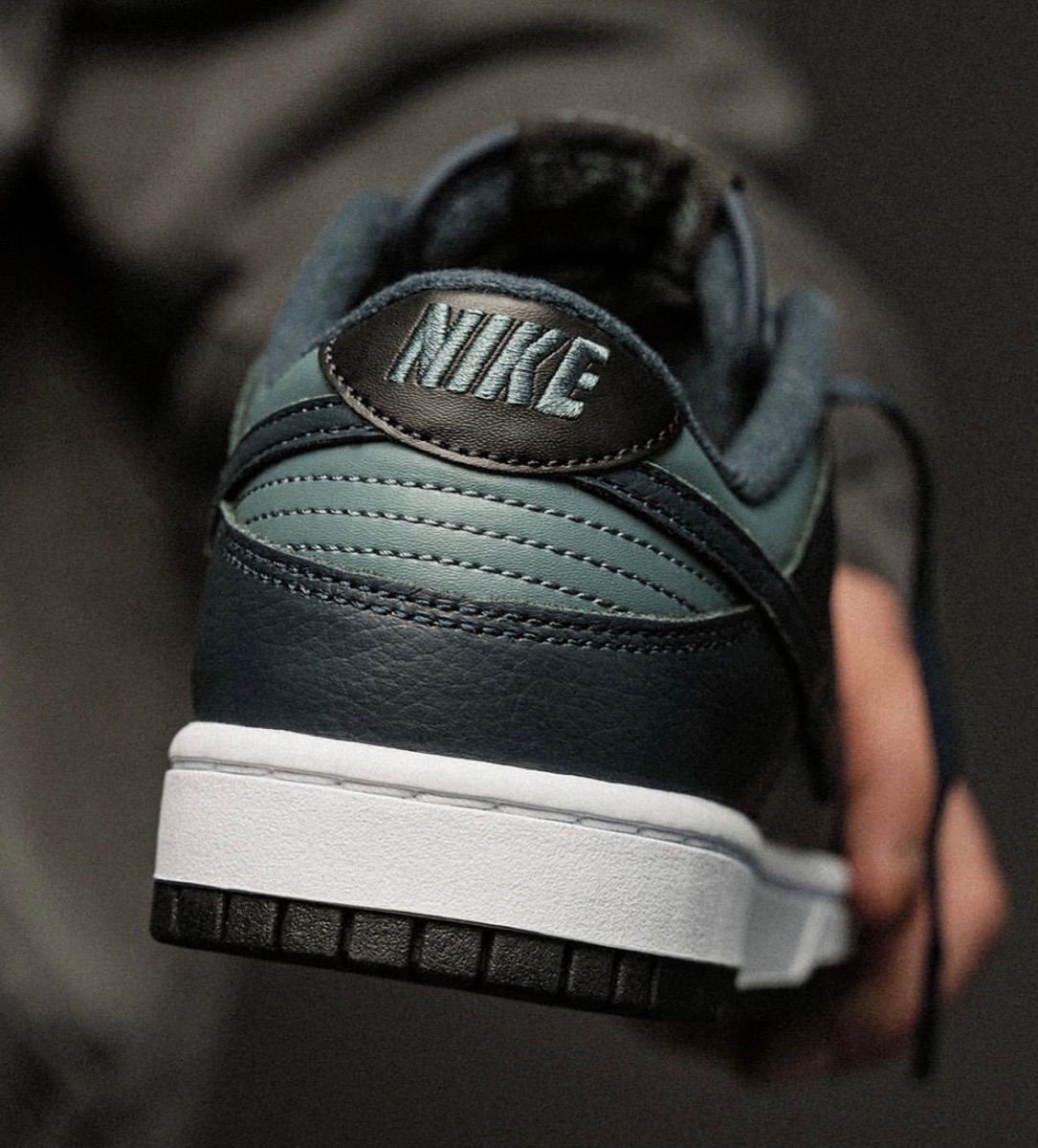 Nike Dunk Low Retro PRM “Mineral Slate and Armory Navy”が国内月7