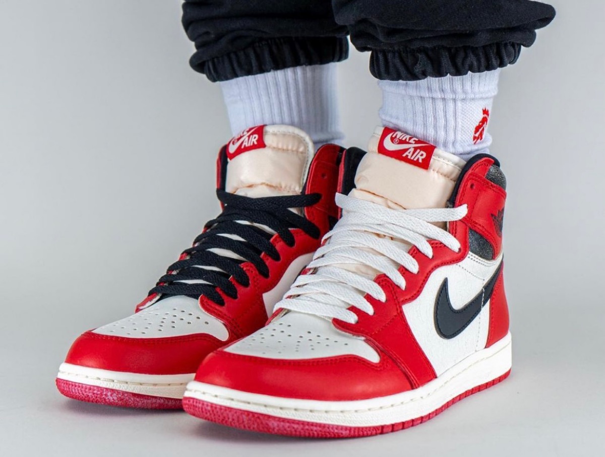 Chicagoをヴィンテージ風に仕上げたNike Air Jordan 1 High OG “Lost