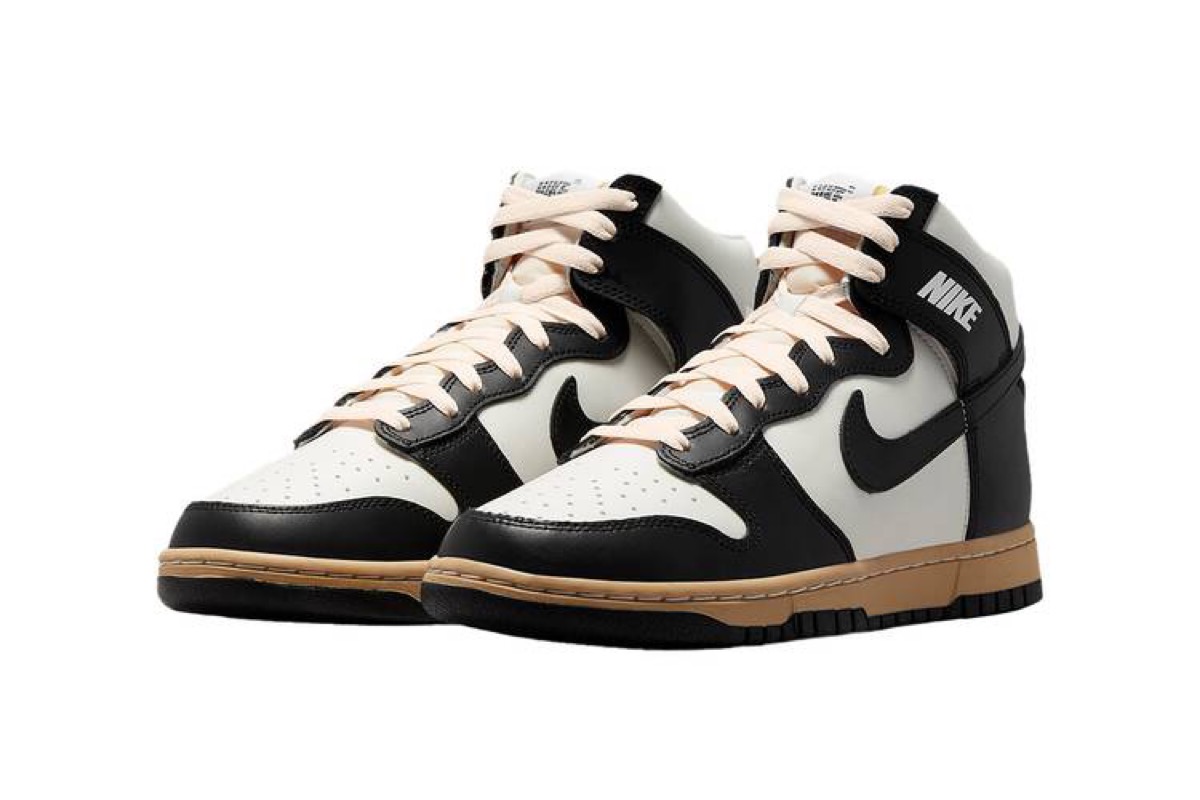 Team Conventionを彷彿とさせるNike Wmns Dunk High SE “Black and