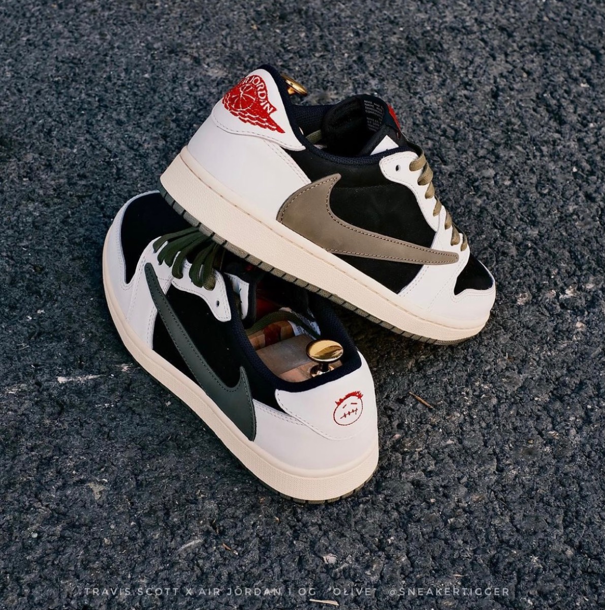 Travis Scott × Nike Wmns Air Jordan 1 Low OG SP “Medium Olive”の