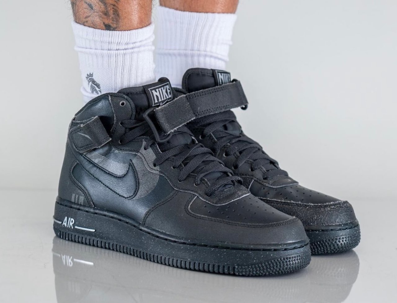 Nike Air Force 1 Mid '07 LX “Halloween Off Noir”が国内10月17日に