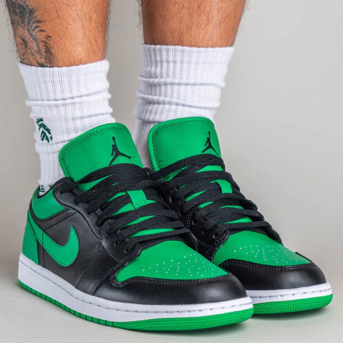 Nike Air Jordan 1 Low “Black/Lucky Green”が国内4月15日に発売予定 
