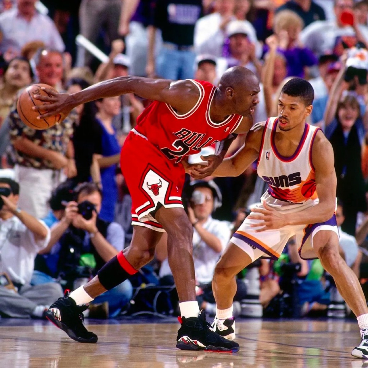 Nike Air Jordan 8 Retro “Playoffs”が2023年9月2日に発売予定 