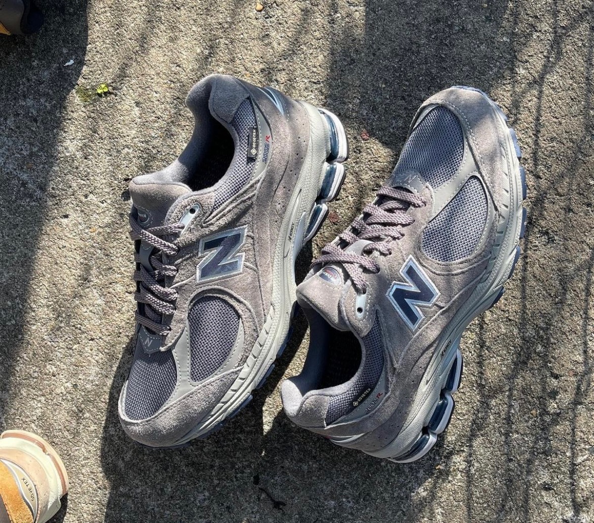 箱タグありNew Balance 2002R GORE-TEX \