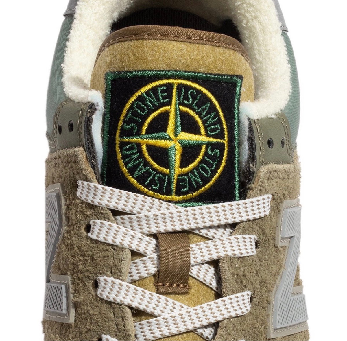 Stone Island × New Balance 〈574 Legacy〉が国内2月16日に発売予定