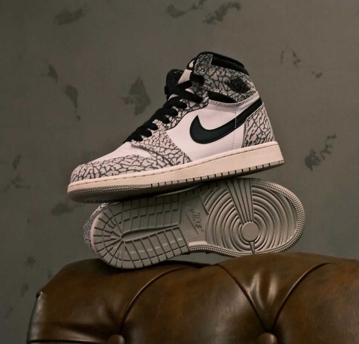 Nike Air Jordan 1 High OG "White Cement"