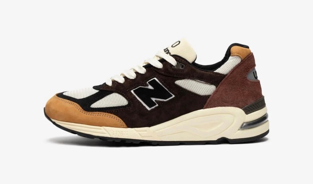 豪華 【希少モデル】New Balance Balance M990BB2 22FW-I