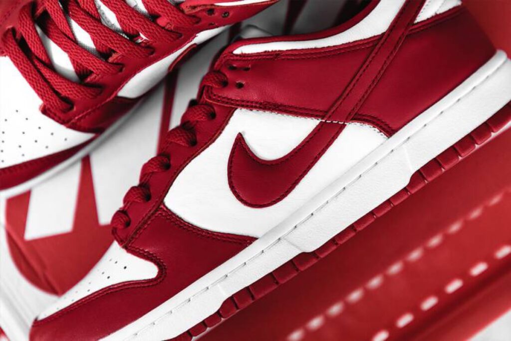 NIKE DUNK LOW SP UNIVERSITY RED値下げ交渉可能です