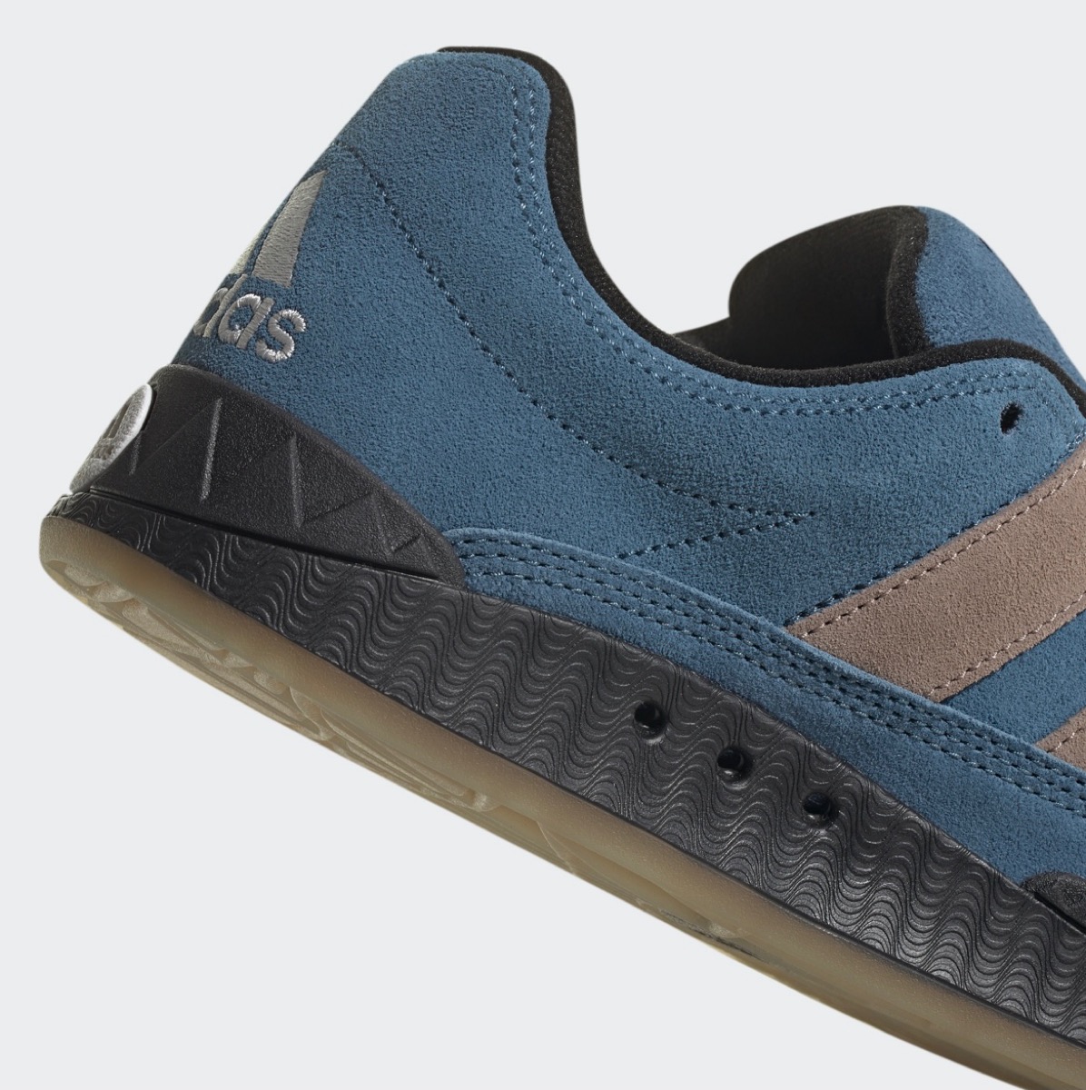 adidas 『ADIMATIC “ALTERED BLUE”』が国内2月18日に発売予定［HQ6901