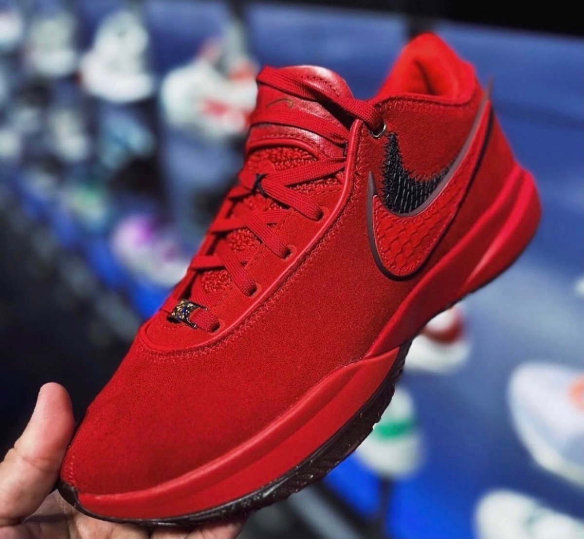 Nike LeBron 20 EP “Liverpool FC”が国内2月9日に発売予定 ［DV1190