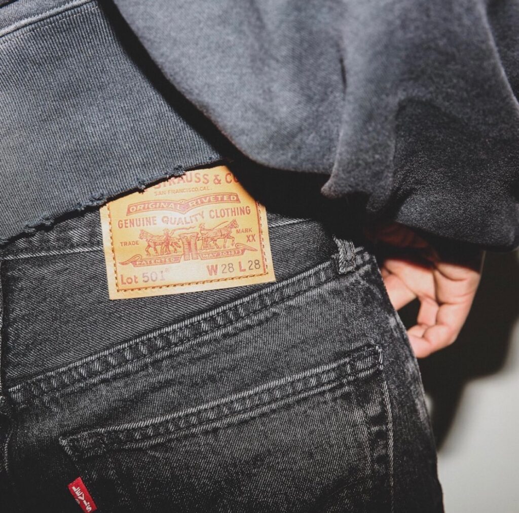 シリーズ第3弾 Levi's® “501®︎ BLACK BEAMS LIMITED EDITION”のWEB