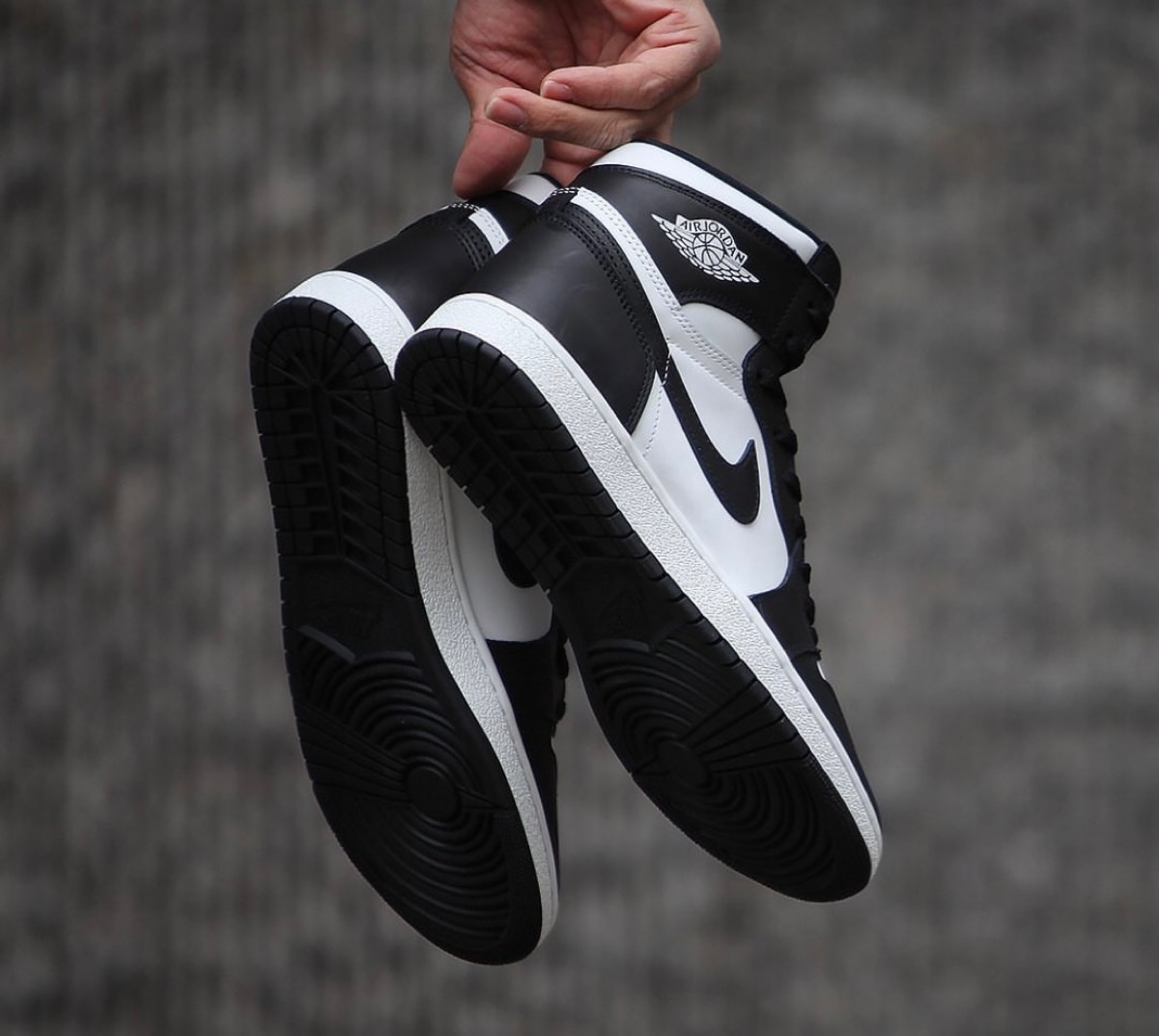 高級素材使用ブランド NIKE エアジョーダン1 High 85 BLACK White ...