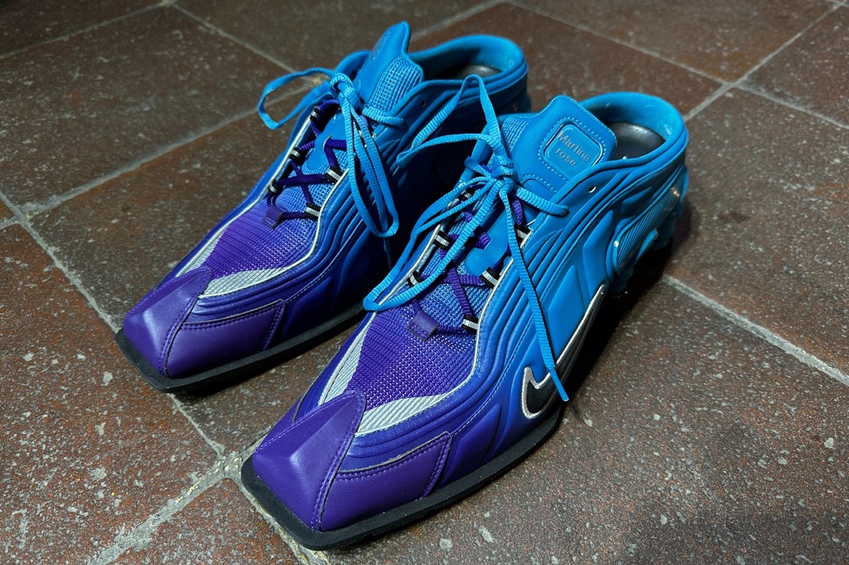 Martine Rose × Nike 『Shox MR4 “Scuba Blue” & “Safety Orange”』が 