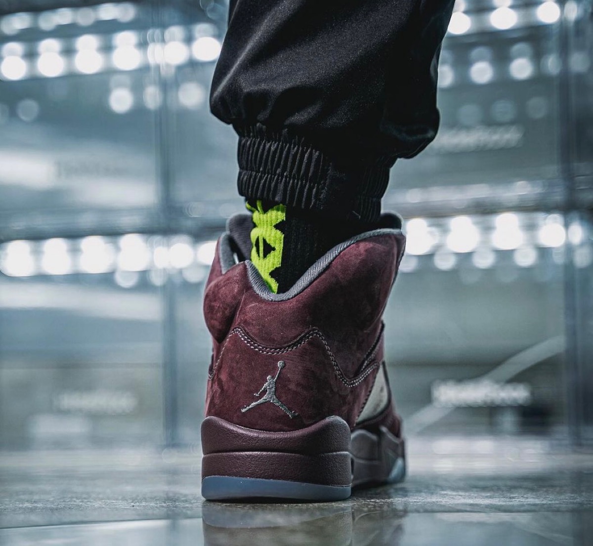 Nike Air Jordan 5 Retro SE “Burgundy”が国内近日復刻発売予定 