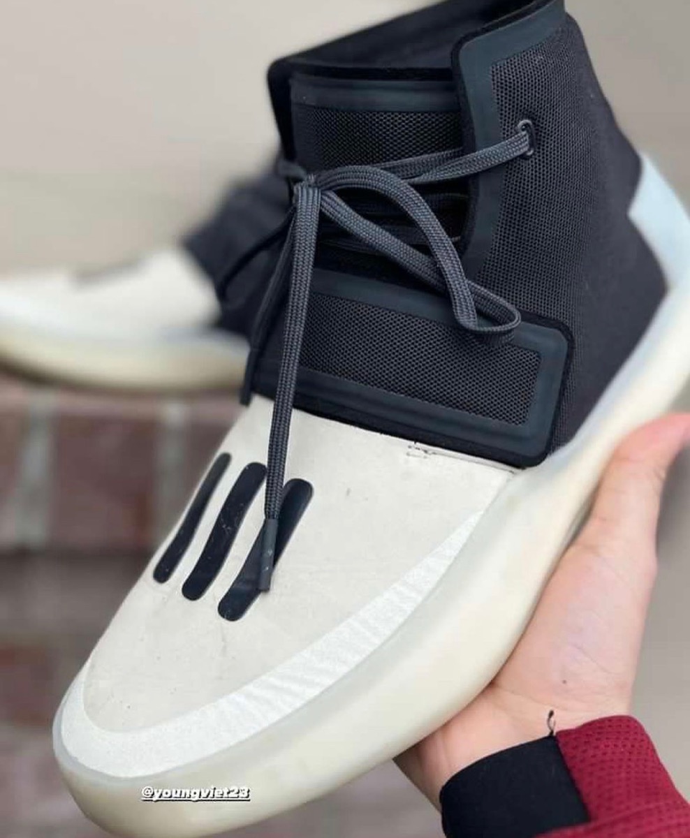 早い者勝ち！adidas ADILETTE jerry lorenzo - サンダル