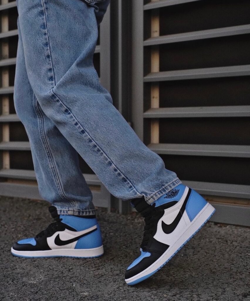 NIKE Air Jordan 1 High OGユニバーシティブルー27.5 楽天市場】NIKE AIR JORDAN 1 HIGH OG UNIVERSITY BLUE white