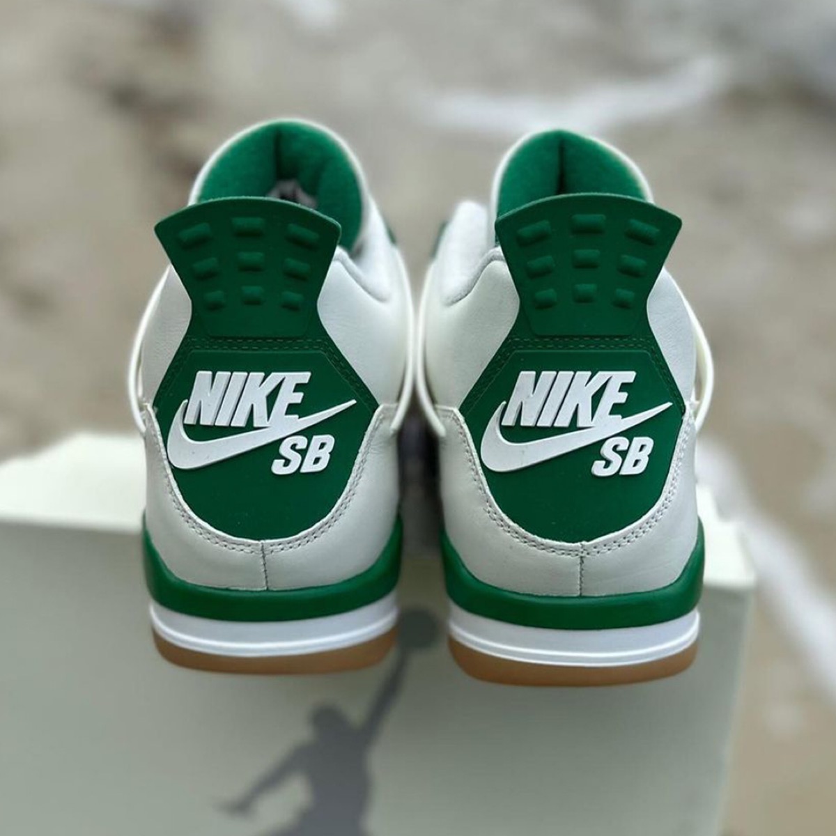 有名ブランド Nike sb Pine Air SB×エアジョーダン4 Jordan - 4 Pine