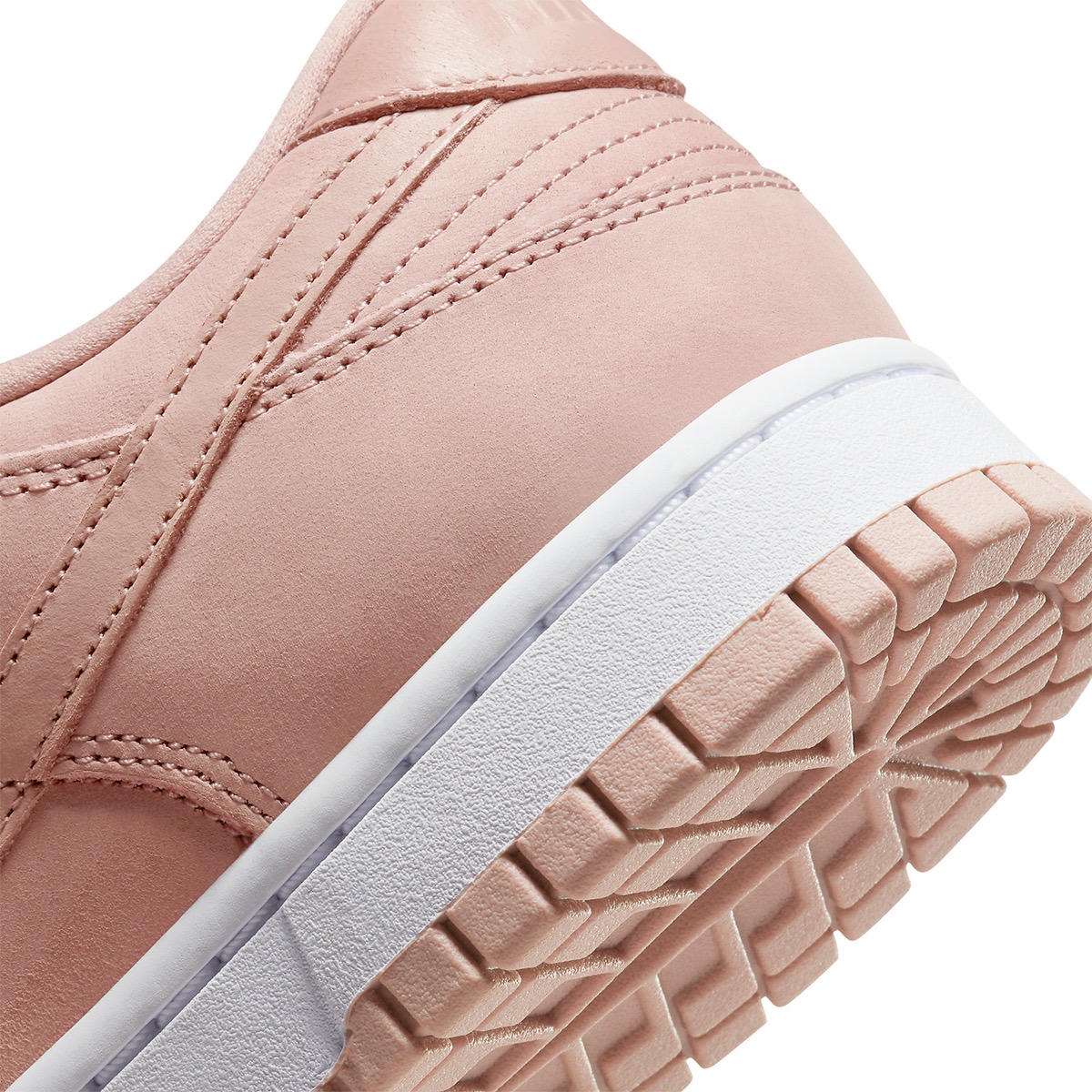 Nike Wmns Dunk Low PRM MF “Pink Oxford”の国内発売が開始［DV7415