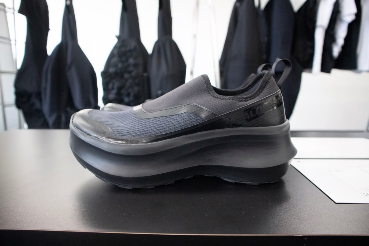 COMME des GARÇONS × SALOMON 『Slip-on Platform』が国内10月に発売