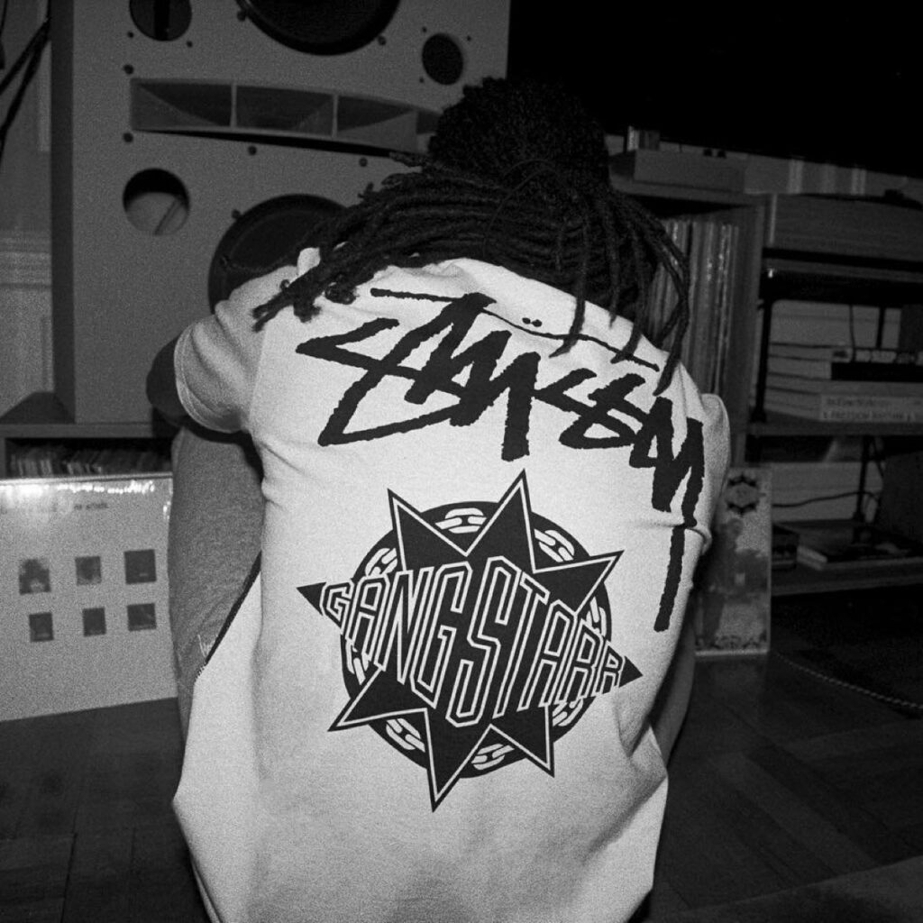 Stüssy × Gang Starr によるコラボTシャツが国内4月7日に発売予定 | UP 